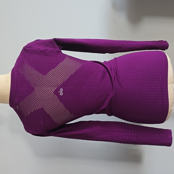 ALO Ribbed Long Sleeve - Picture 4 of 6